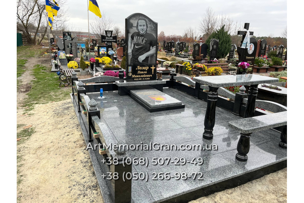 Пам'ятник військовому 00887